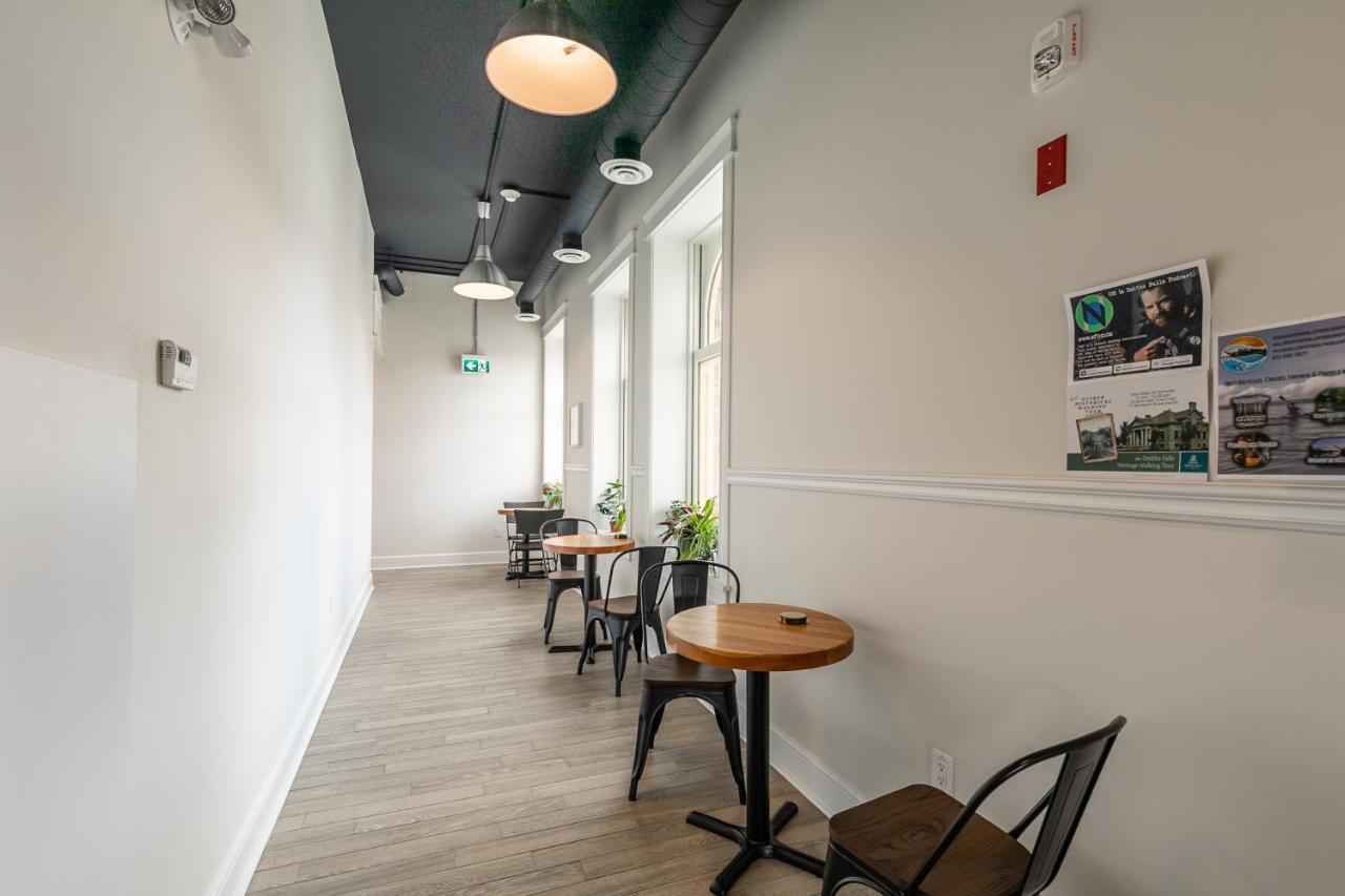 Luxury Rideau Apartments By Globalstay スミスス・フォールズ エクステリア 写真
