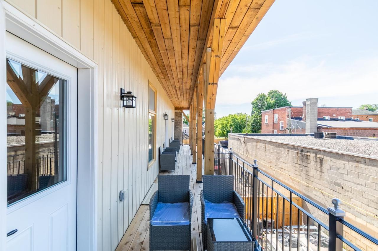 Luxury Rideau Apartments By Globalstay スミスス・フォールズ エクステリア 写真