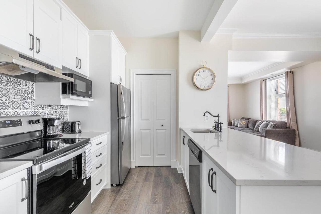 Luxury Rideau Apartments By Globalstay スミスス・フォールズ エクステリア 写真