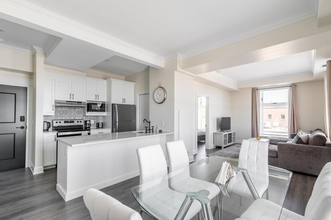 Luxury Rideau Apartments By Globalstay スミスス・フォールズ エクステリア 写真