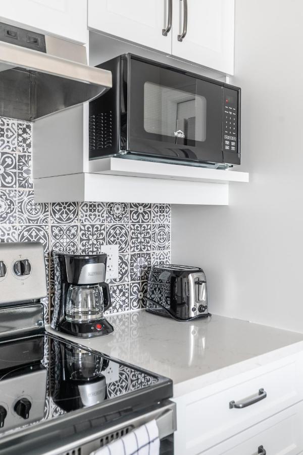 Luxury Rideau Apartments By Globalstay スミスス・フォールズ エクステリア 写真