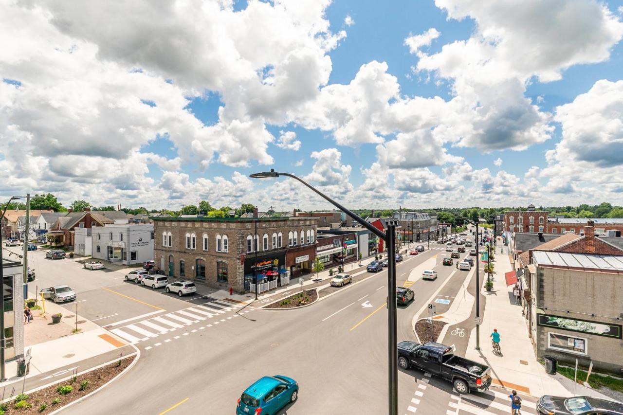 Luxury Rideau Apartments By Globalstay スミスス・フォールズ エクステリア 写真