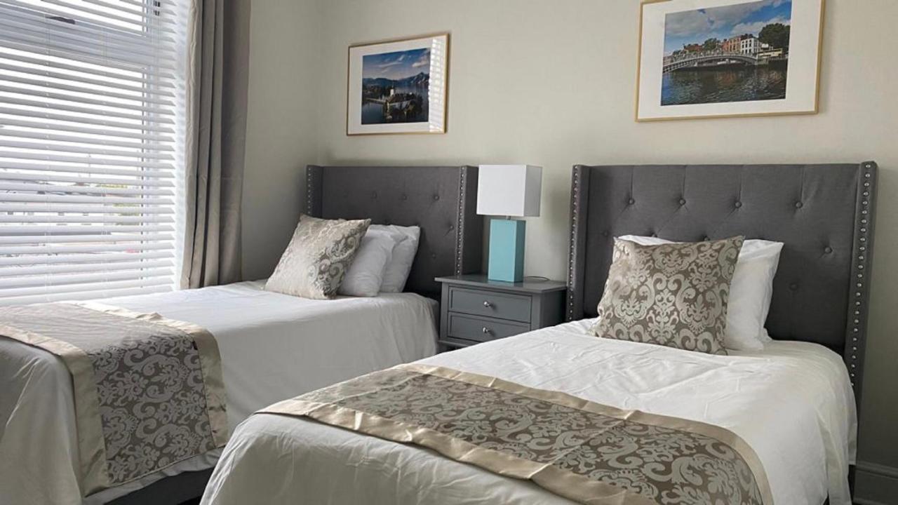 Luxury Rideau Apartments By Globalstay スミスス・フォールズ エクステリア 写真